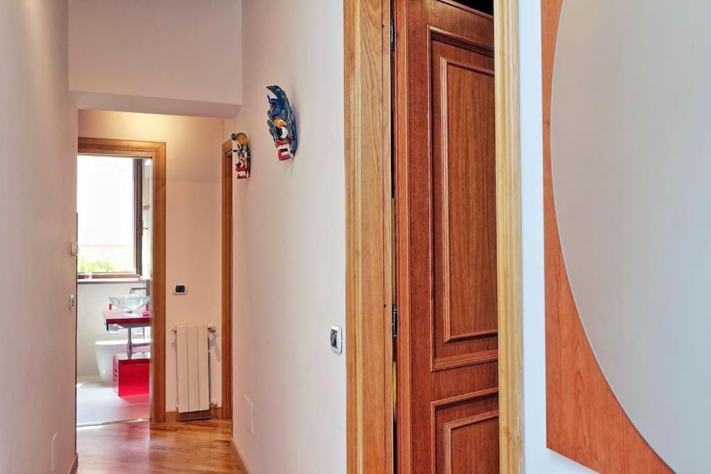 The Red Apartment Рим Екстериор снимка