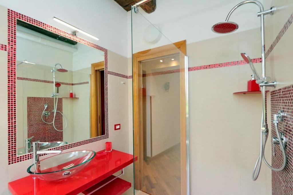 The Red Apartment Рим Екстериор снимка